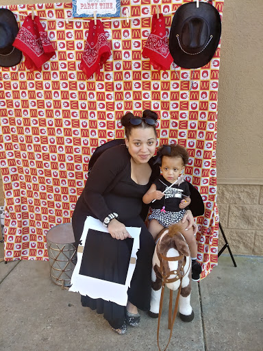 Shopping Mall «Woodforest Shopping Center», reviews and photos, 443 Uvalde Rd, Houston, TX 77015, USA