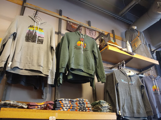 Outdoor Sports Store «Moosejaw», reviews and photos, 439 W 47th St, Kansas City, MO 64112, USA