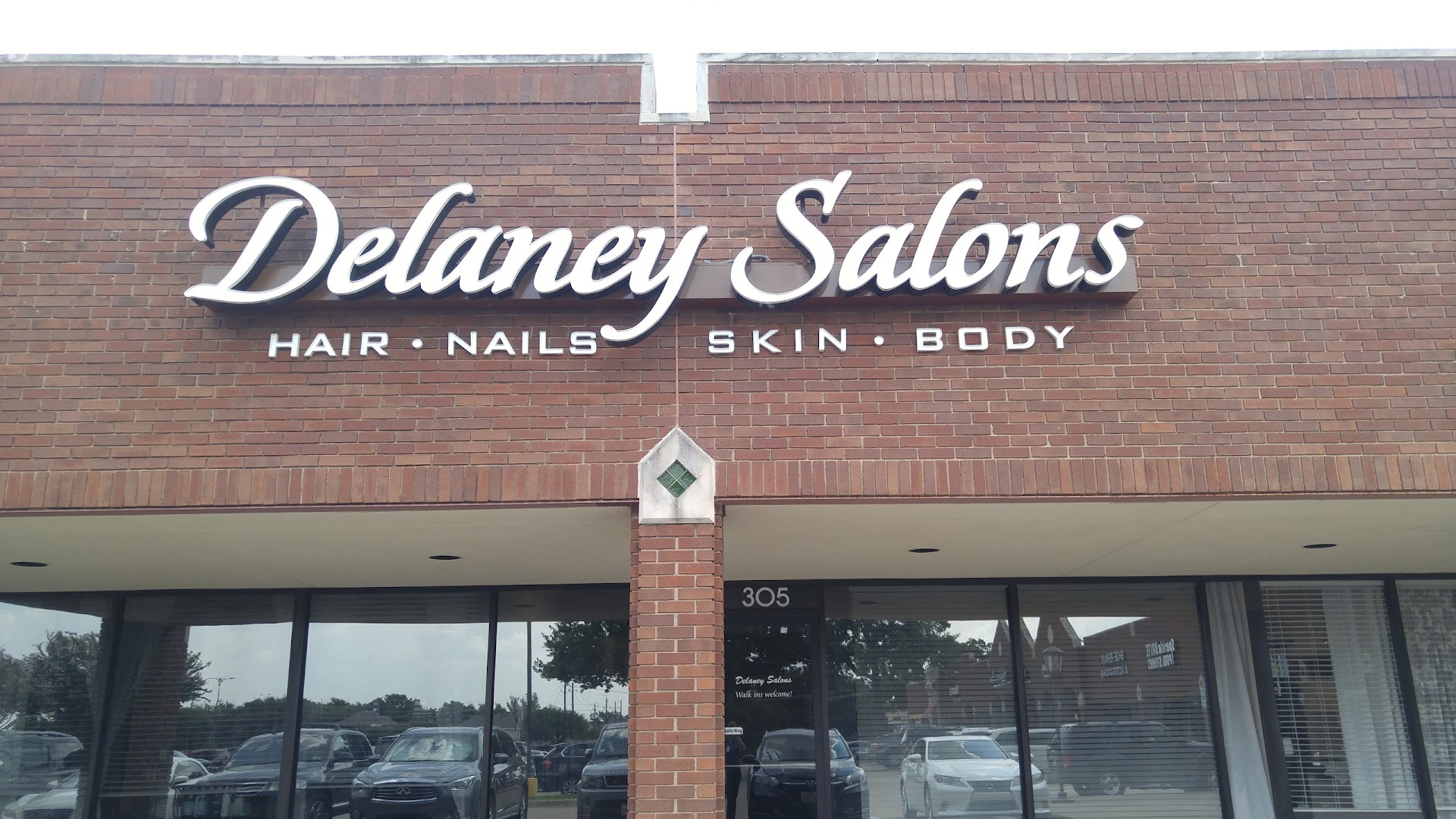 Delaney Salon: Lily Perkins