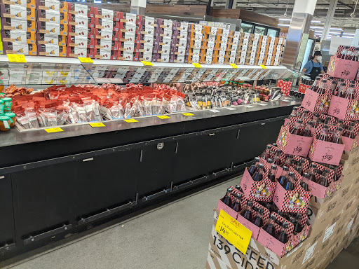 Grocery Store «Whole Foods Market», reviews and photos, 214 3rd St, Brooklyn, NY 11215, USA