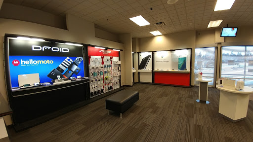 Cell Phone Store «Verizon», reviews and photos, 1255 N 205th St #101, Shoreline, WA 98133, USA