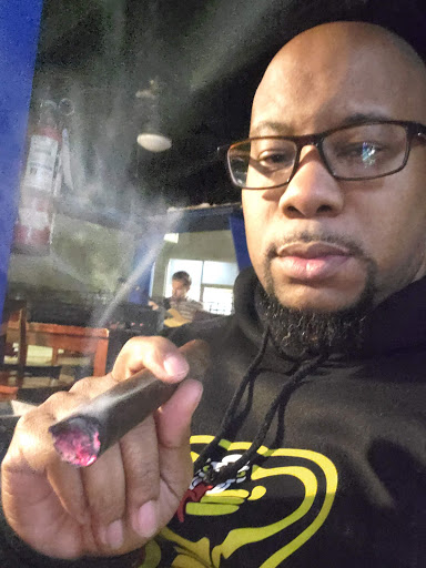 Cigar Shop «MC Cigar Shop and Lounge», reviews and photos, 3331 Lithia Pinecrest Rd, Valrico, FL 33596, USA