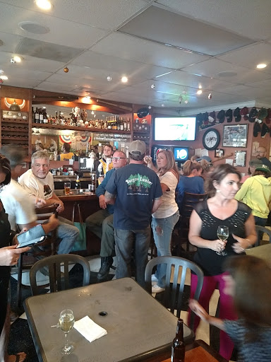 Shopping Mall «Larkfield Shopping Center», reviews and photos, 4754 Old Redwood Hwy, Santa Rosa, CA 95403, USA