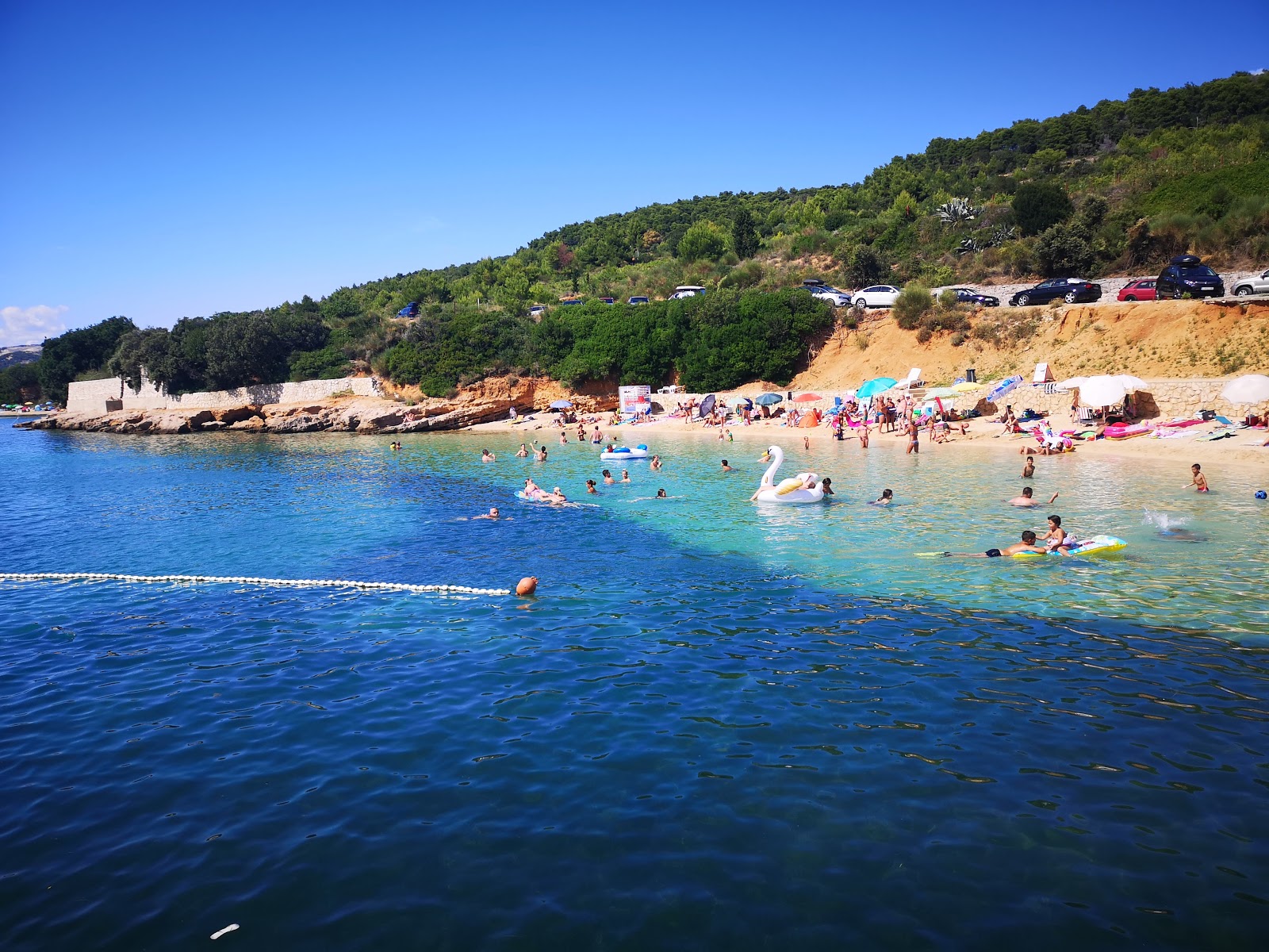 Photo of Pudarica beach backed by cliffs