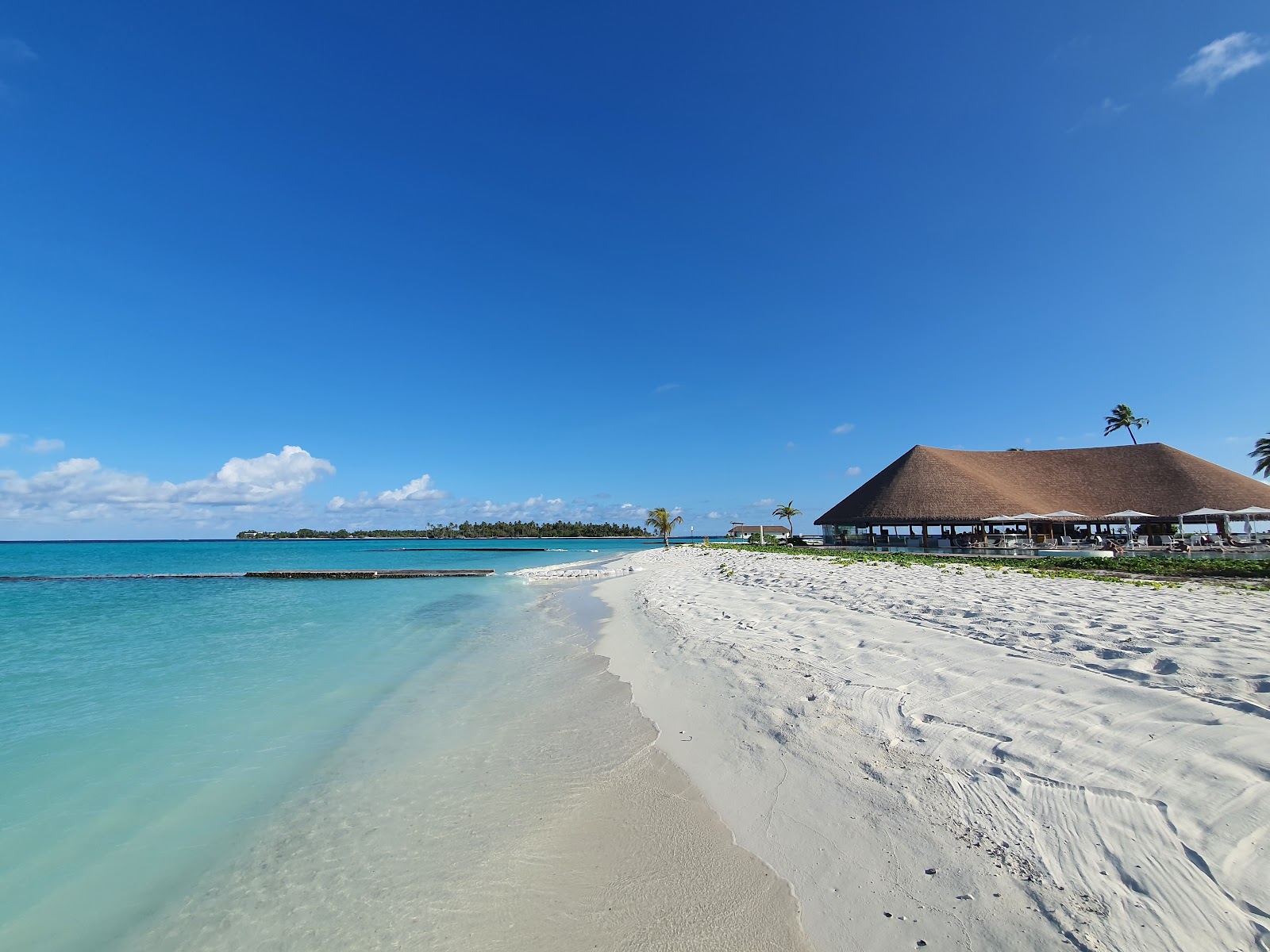 Fotografija Aarah Plaža z turkizna čista voda površino