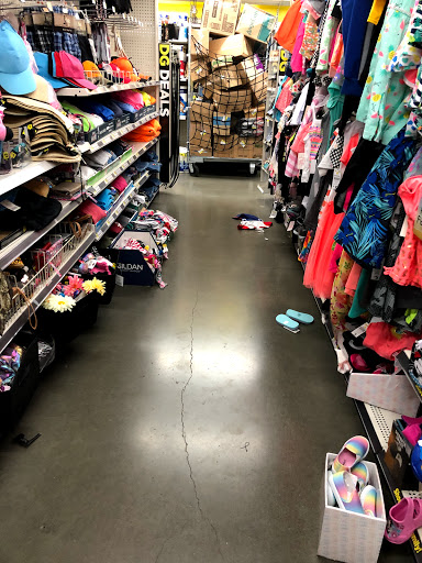 Discount Store «Dollar General», reviews and photos, 44 Davis St, Rio Dell, CA 95562, USA