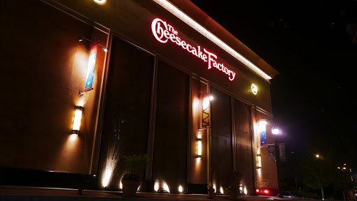 Restaurant «The Cheesecake Factory», reviews and photos, 5799 N Bayshore Dr, Glendale, WI 53217, USA