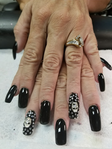 Beauty Salon «Salon Central – Visit website for Stylist hours», reviews and photos, 18420 N 27th Ave, Phoenix, AZ 85053, USA