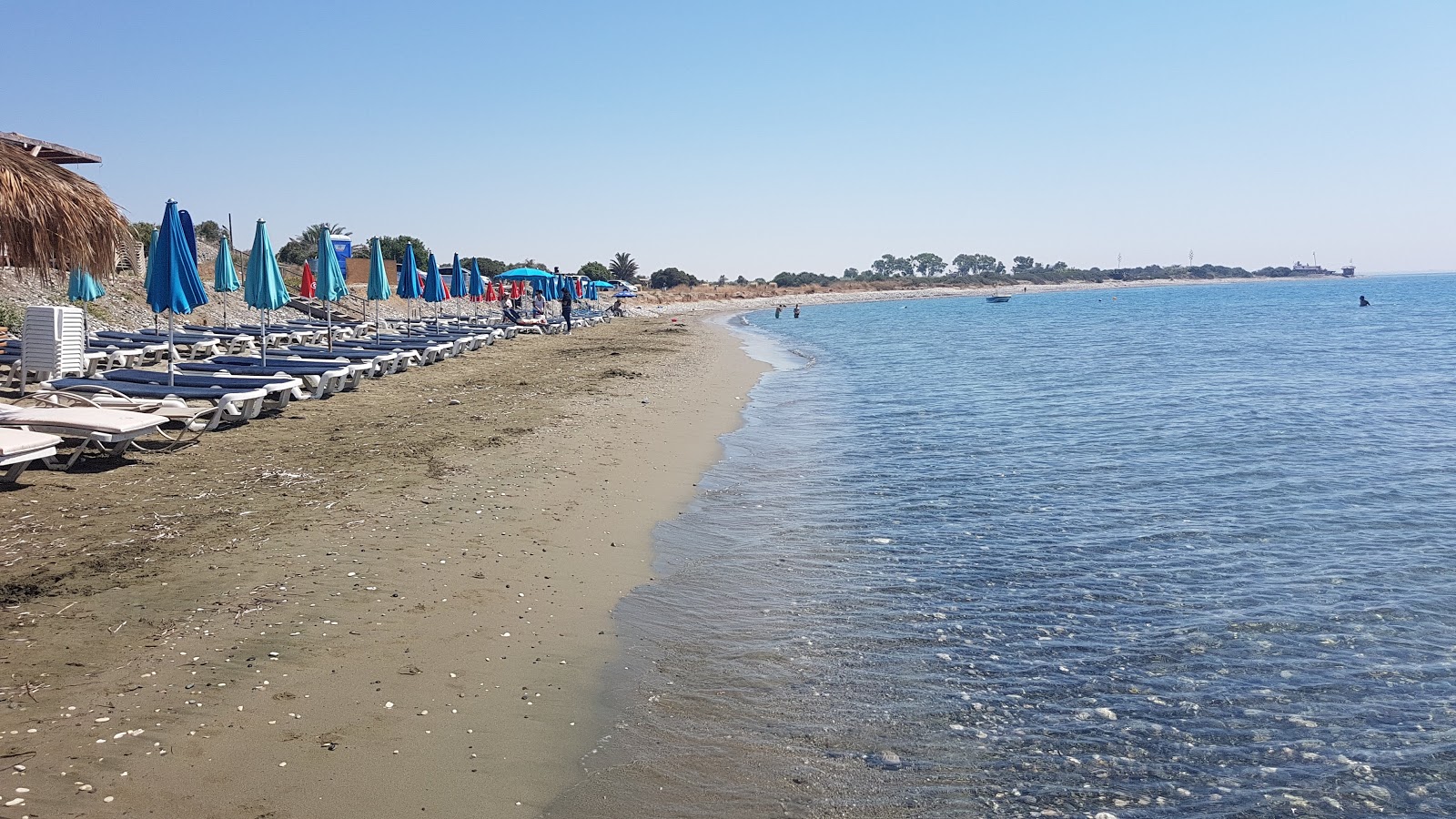 Foto von Mazotos beach - beliebter Ort unter Entspannungskennern