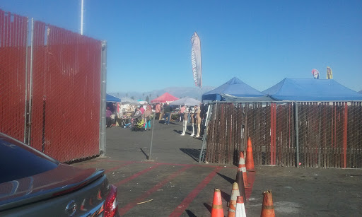 Drive-in Movie Theater «Van Buren Drive-In Theatre and Swap Meet», reviews and photos, 3035 Van Buren Boulevard, Riverside, CA 92503, USA