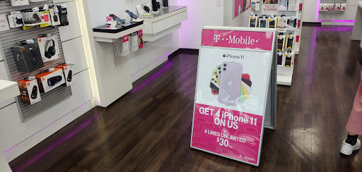 Cell Phone Store «T-Mobile», reviews and photos, 8303 Hwy 6 N, Houston, TX 77095, USA