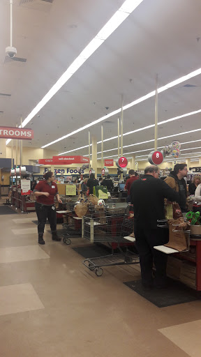 Grocery Store «Hannaford Supermarket», reviews and photos, 415 Philbrook Ave, South Portland, ME 04106, USA