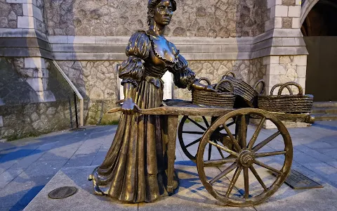 Molly Malone Statue image