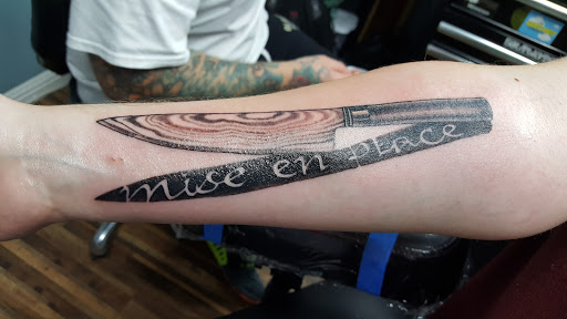 Tattoo Shop «Modern Electric Tattoo and Body Piercing», reviews and photos, 411 S Wesleyan Blvd, Rocky Mount, NC 27803, USA