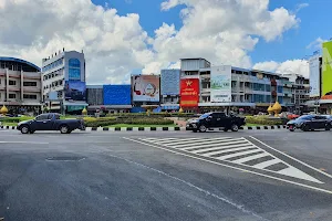 Fountain Roundabout image