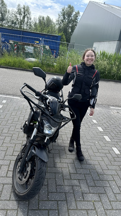 Verkeersacademie Kumar Santosh