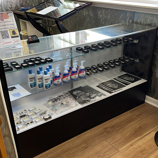 Tattoo Shop «Skin Gallery-Tattoos», reviews and photos, 37292 US-18, Prairie du Chien, WI 53821, USA