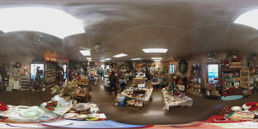 Grocery Store «Troutt Old Time General Store And Market», reviews and photos, 433 N 4th St, Paducah, KY 42001, USA