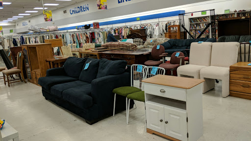 Thrift Store «Goodwill Retail Store of Florissant», reviews and photos, 472 Lindbergh Blvd, Florissant, MO 63031, USA