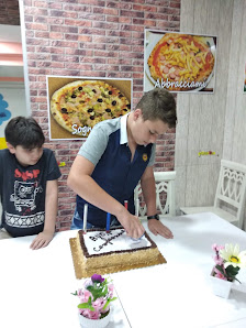 Strapizzami Corso I Ottobre, 56, 81024 Maddaloni CE, Italia