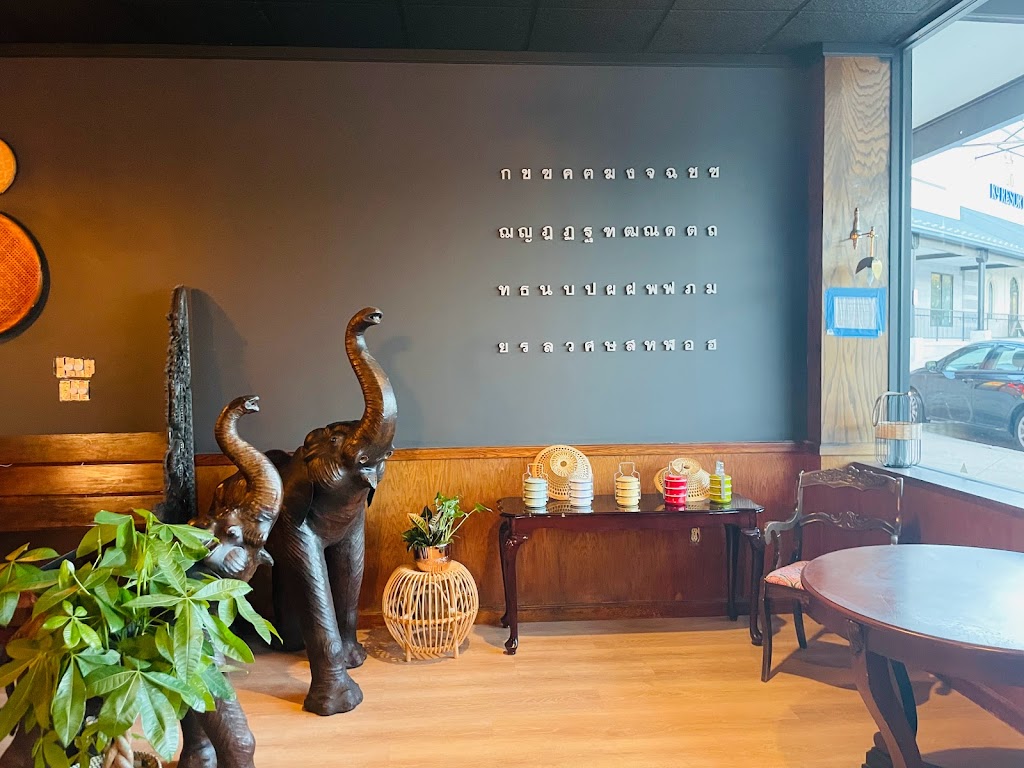 Tuk Tuk Thai Kitchen 19355