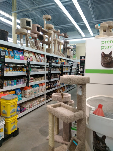 Pet Supply Store «Petco Animal Supplies», reviews and photos, 1930 SW Wanamaker Rd, Topeka, KS 66604, USA