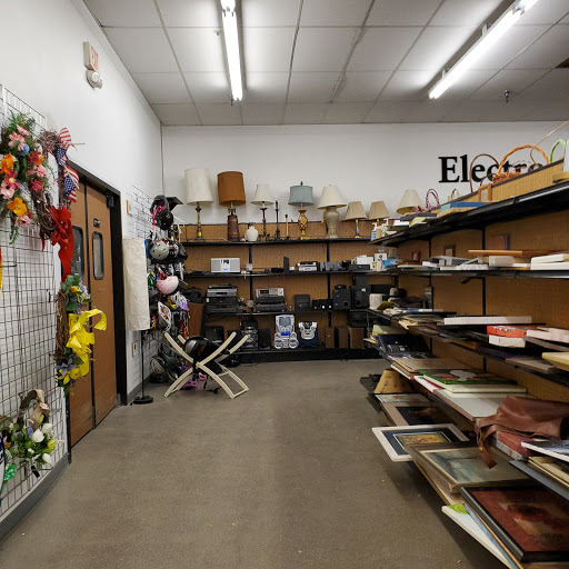 Shopping Mall «Lincoln Shopping Center», reviews and photos, 26092 Greenfield Rd, Oak Park, MI 48237, USA