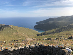 Fotografie cu Avlonitiko Beach cu nivelul de curățenie înalt