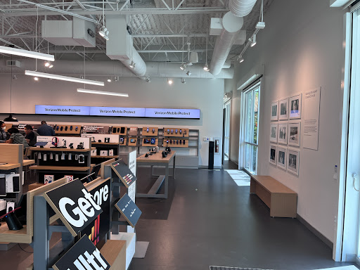 Cell Phone Store «Verizon», reviews and photos, 8931 W Atlantic Blvd, Coral Springs, FL 33071, USA