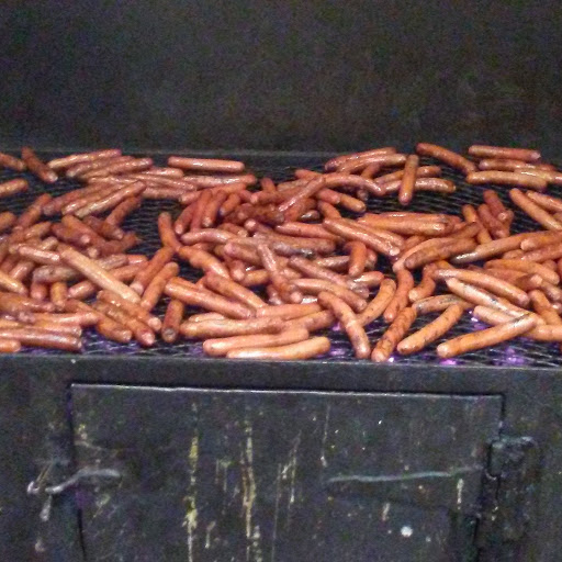 Caterer «B & M Bar-B-Q & Catering», reviews and photos, 15116 Lakeshore Blvd, Cleveland, OH 44110, USA