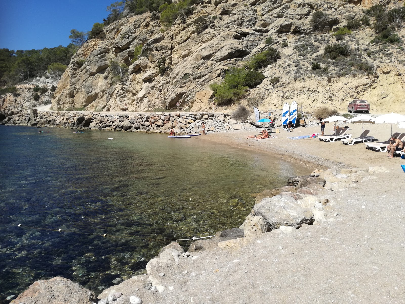 Photo de Cala de sa Ferradura avec petite baie