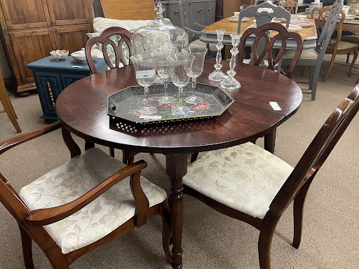 Consignment Shop «Refabulous Furnishings», reviews and photos, 2231 Vestal Pkwy W, Vestal, NY 13850, USA
