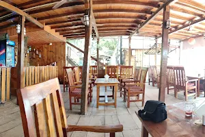 Fernandes Bar and Restaurant image