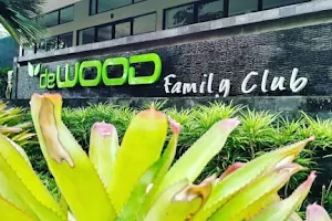 De Wood Family Club image