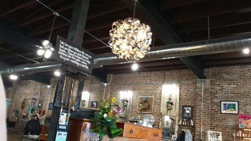 Hair Salon «High Maintenance Hair Salon», reviews and photos, 1625 25th Ave, Gulfport, MS 39501, USA