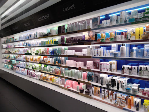 Cosmetics Store «SEPHORA», reviews and photos, 4766 Admiralty Way C1-3, Marina Del Ray, CA 90202, USA