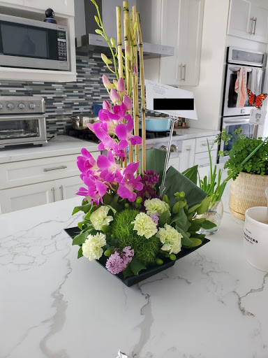 Florist «East Bay Flowers», reviews and photos, 1200 E 14th St, San Leandro, CA 94577, USA