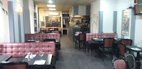 Atmosphère du Restaurant la bella trinacria (les boulistes) à Saint-Ouen-sur-Seine - n°2