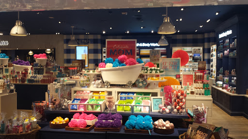 Shopping Mall «Woodland Hills Mall», reviews and photos, 7021 S Memorial Dr, Tulsa, OK 74133, USA