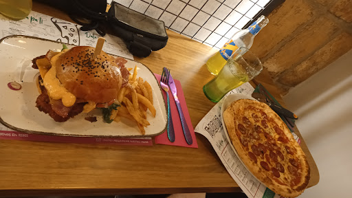 Restaurante | Malavida Relío Urbano | Hamburguesas y Pizzas en Estepa