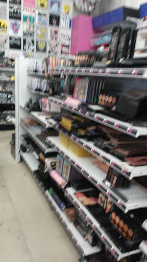 Variety Store «Five Below», reviews and photos, 2292 S University Dr, Davie, FL 33324, USA