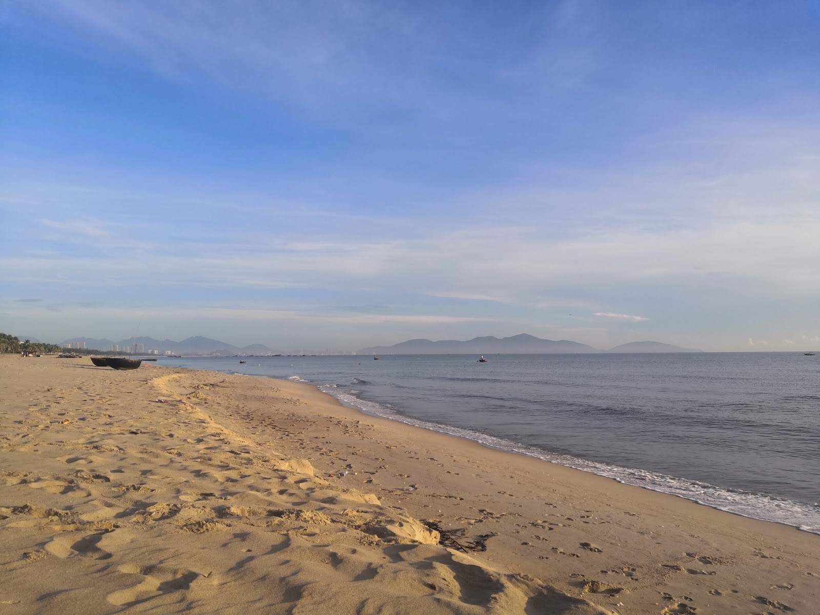 Foto van Ha My Beach met recht en lang