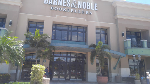 Book Store «Barnes & Noble Booksellers Boca Raton», reviews and photos, 1400 Glades Rd, Boca Raton, FL 33431, USA