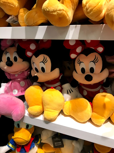 Toy Store «Disney Store», reviews and photos, 5220 Fashion Outlets Way, Rosemont, IL 60018, USA