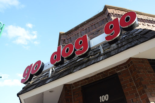 Pet Supply Store «Bentley’s Pet Stuff - Oswego», reviews and photos, 100 Main St, Oswego, IL 60543, USA