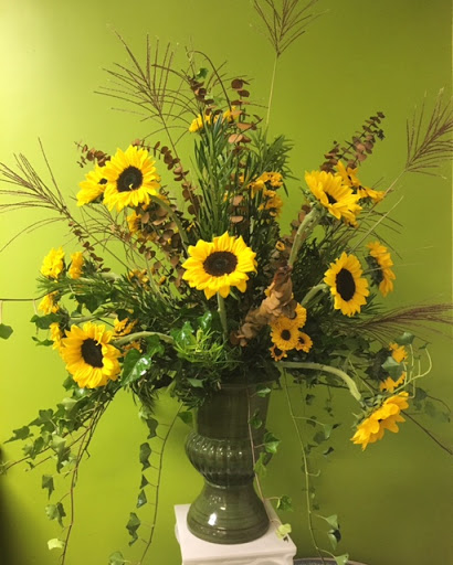 Florist «Sweet William & Thyme», reviews and photos, 19 E Railroad Ave, Jamesburg, NJ 08831, USA