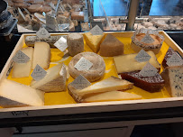 Fabrication du fromage du Restaurant L'Atelier Betty & Betty sur le pouce à Saint-Jean - n°15