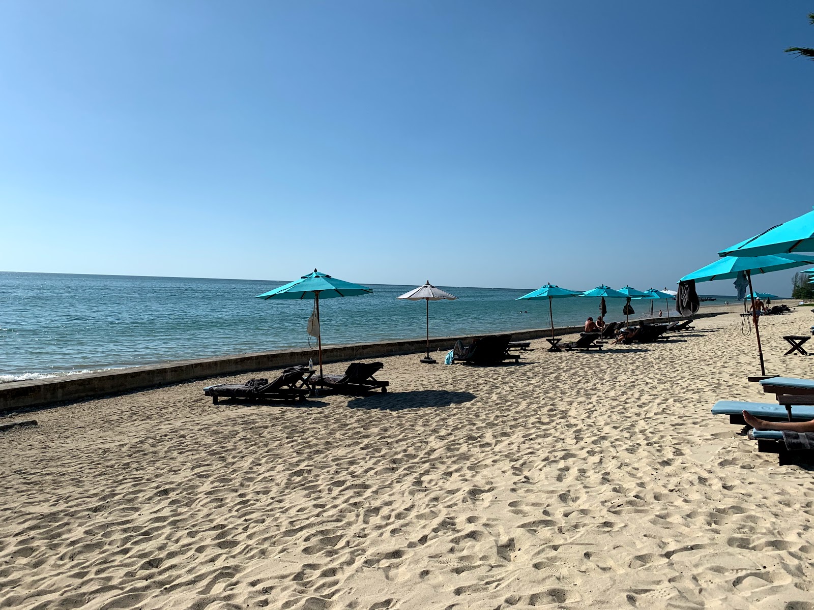 Hat Thap Tawan Beach'in fotoğrafı geniş plaj ile birlikte