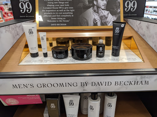 Cosmetics Store «Ulta Beauty», reviews and photos, 2155 W 22nd St #7, Oak Brook, IL 60523, USA