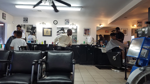 Barber Shop «Fade Tite Barbershop», reviews and photos, 1928 E Broadway Rd, Phoenix, AZ 85040, USA